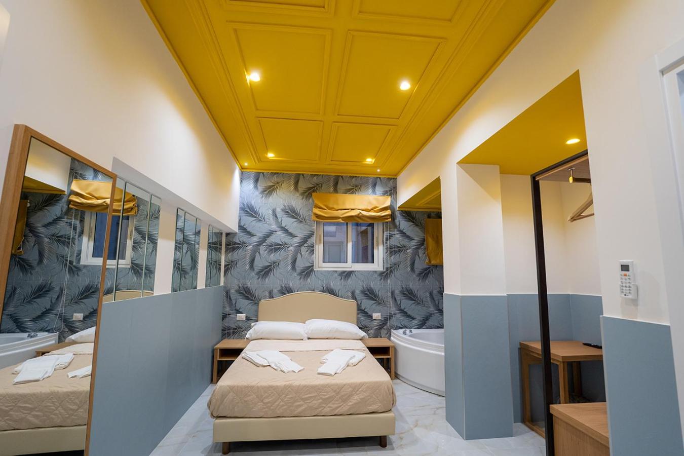 Отель P.C. Boutique Medina H. Napoli Centro, By Clapa Group Экстерьер фото